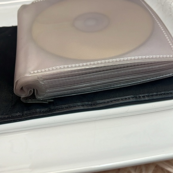 RARE!!!! GUCCI VINTAGE CD/DVD CASE - Picture 5 of 14